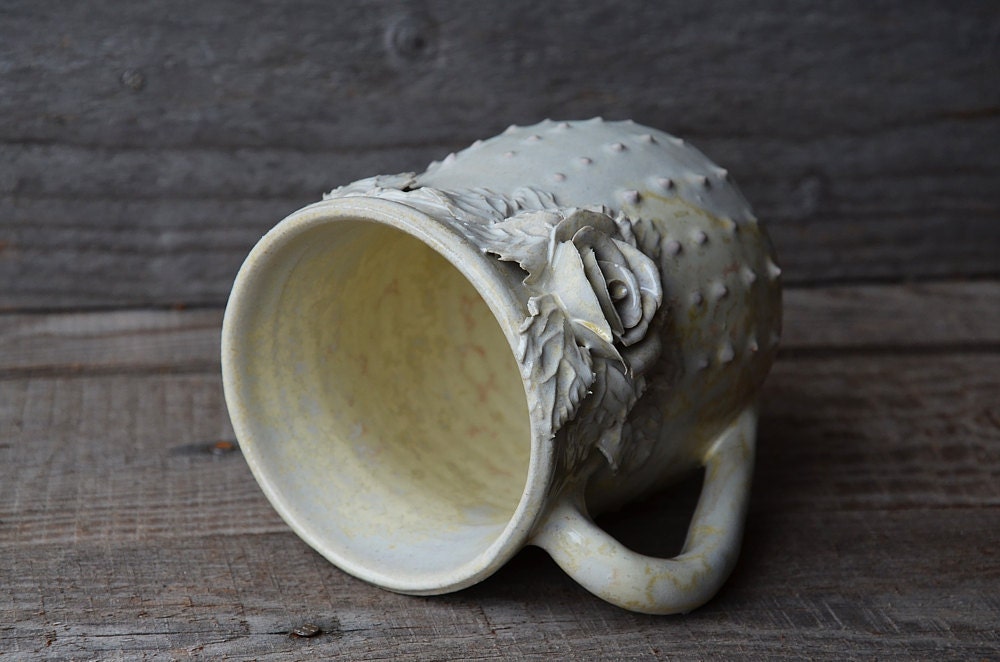 Tazza Rosa Alice Puntinato ( avorio) - Tazza in gres fatta a mano