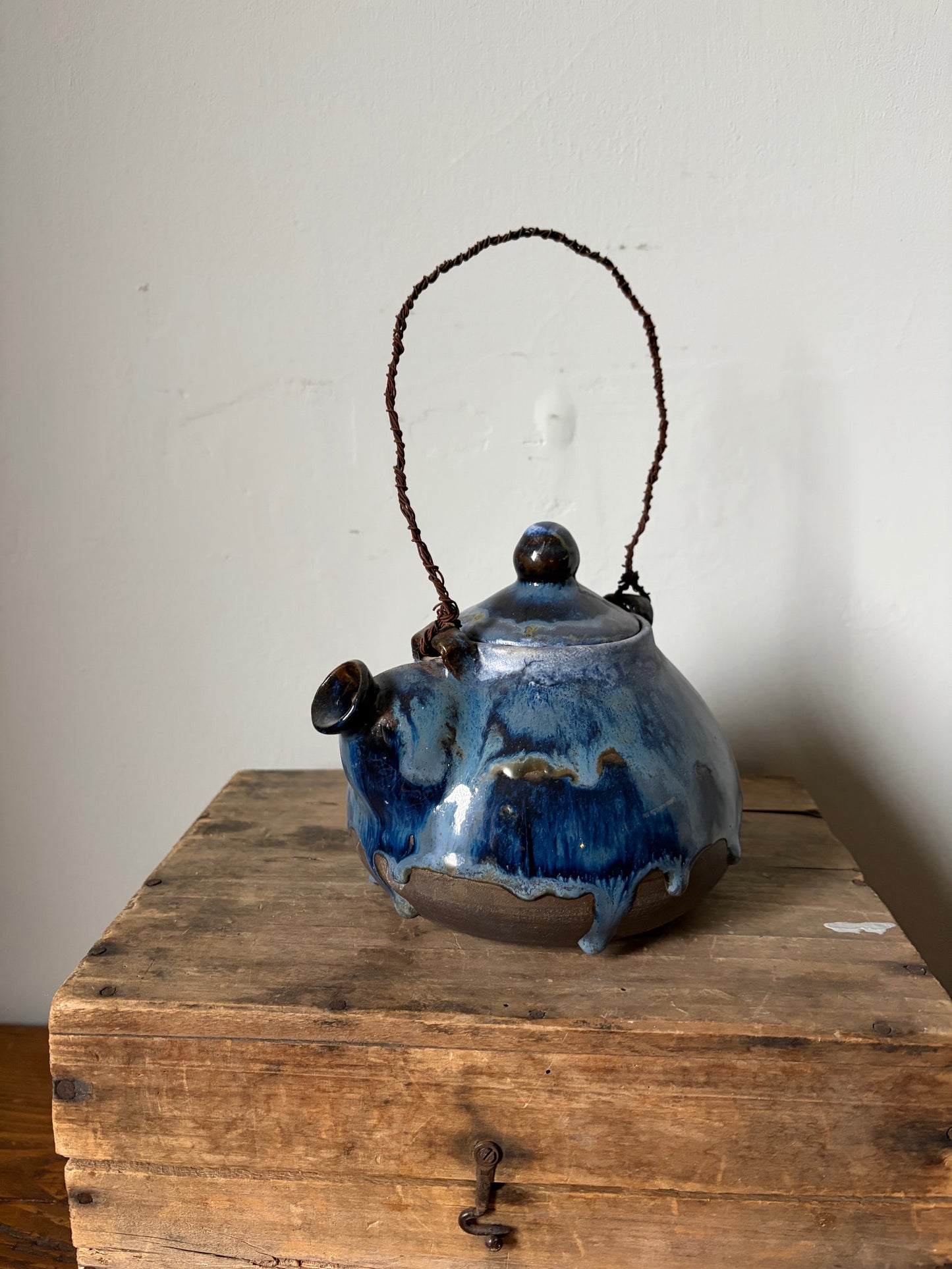 Blu - la teiera in gres nero