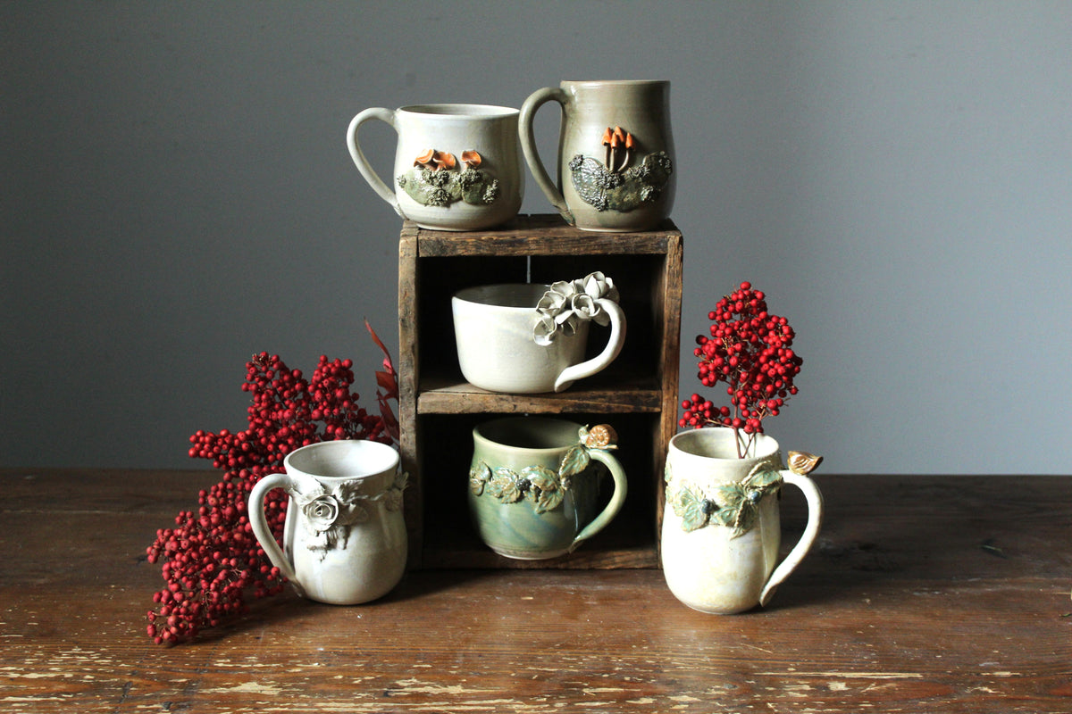 collezione di tazze in gres