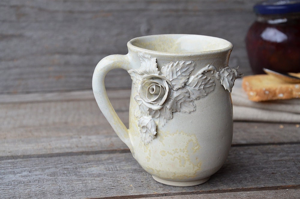 Tazza Rosa Alice (avorio) - Tazza in gres artigianale