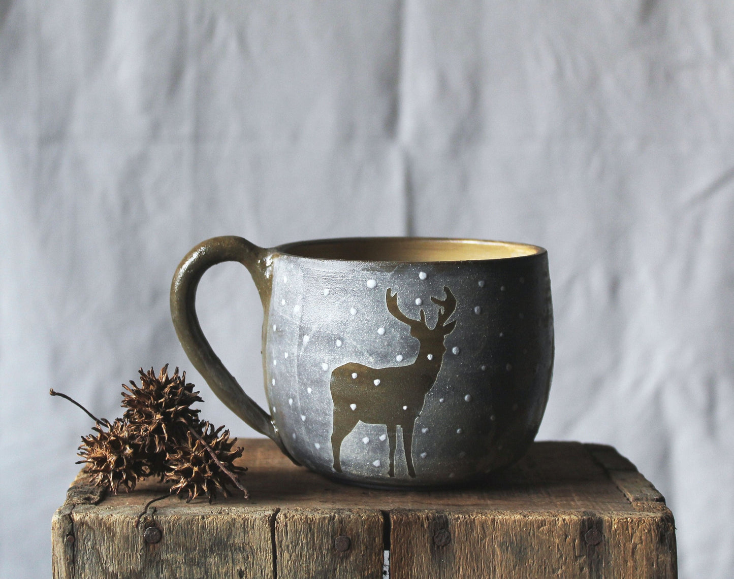 Cervo che guarda - Tazza in gres scuro