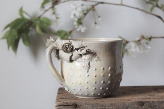 Tazza Ghirlanda Puntinato (avorio) - Tazza in gres artigianale
