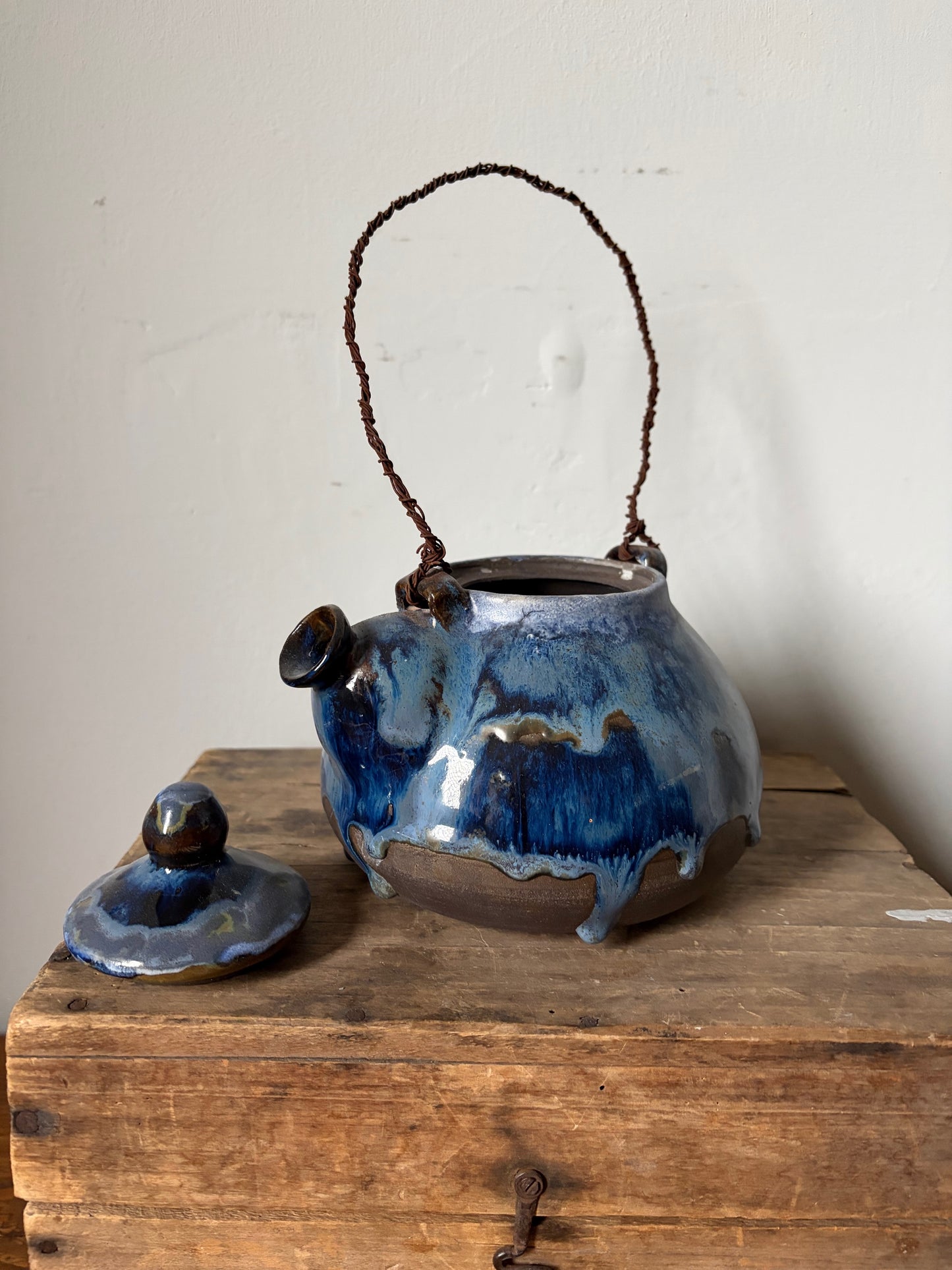 Blu - la teiera in gres nero